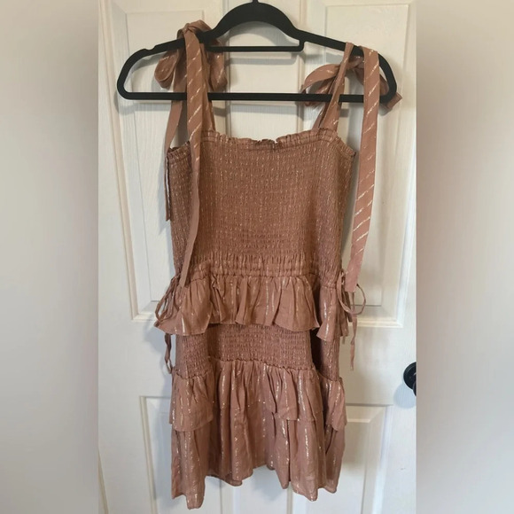 NWT House of Harlow 1960 Corinne Shirred Ruffled dress. Size Medium. - Picture 4 of 4